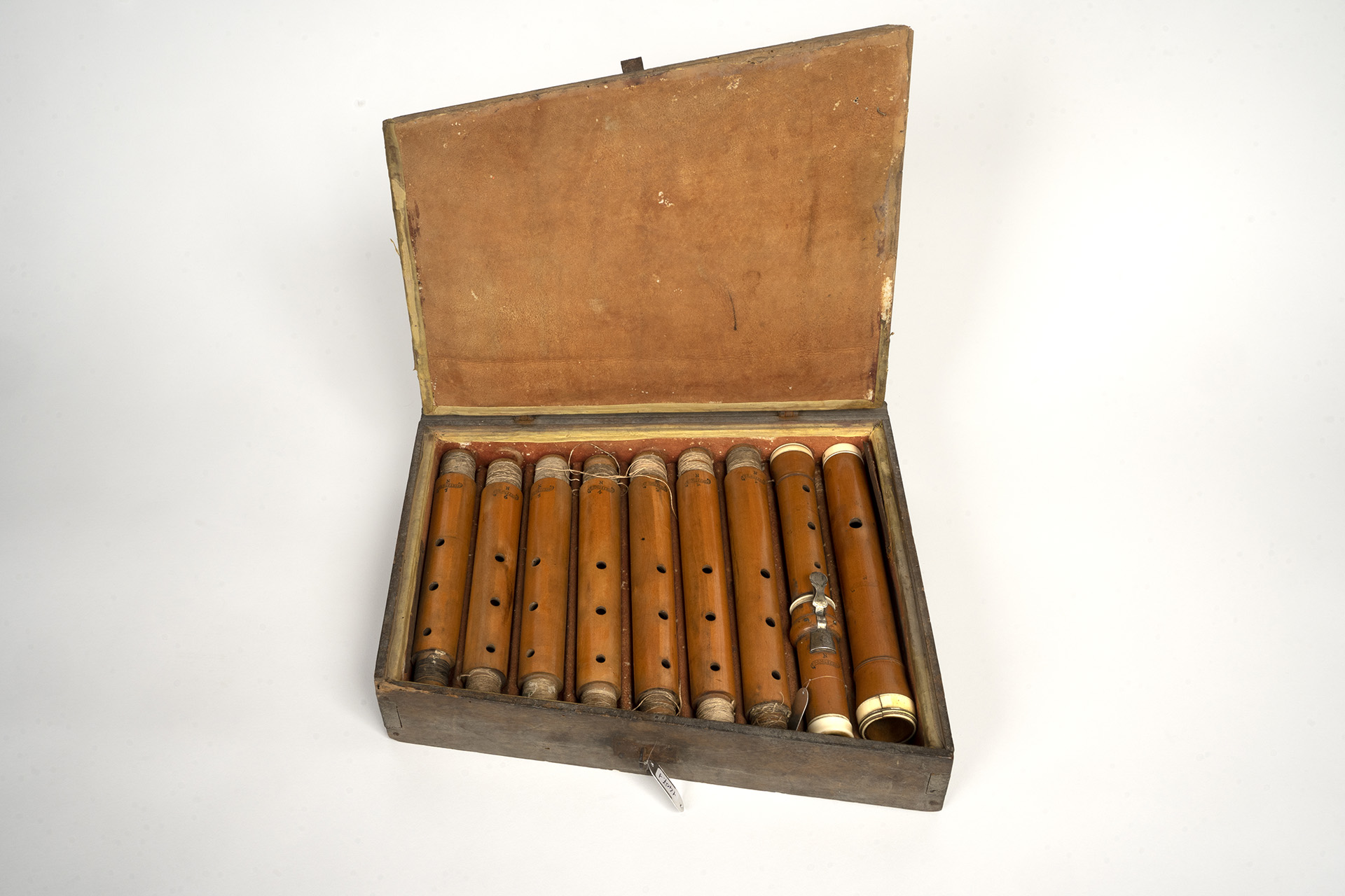 flauto-traverso-con-astuccio-engelhard-norimberga-sec-xviii