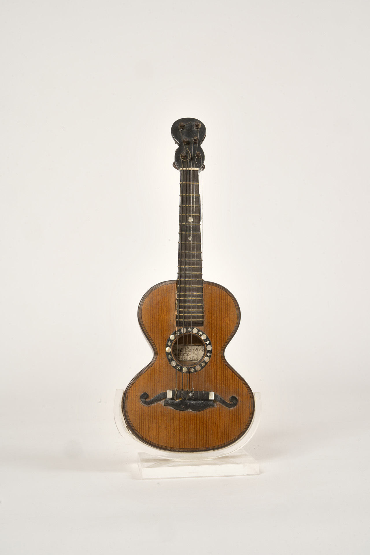 modellino-chitarra-enrico-ceruti-cremona-1860