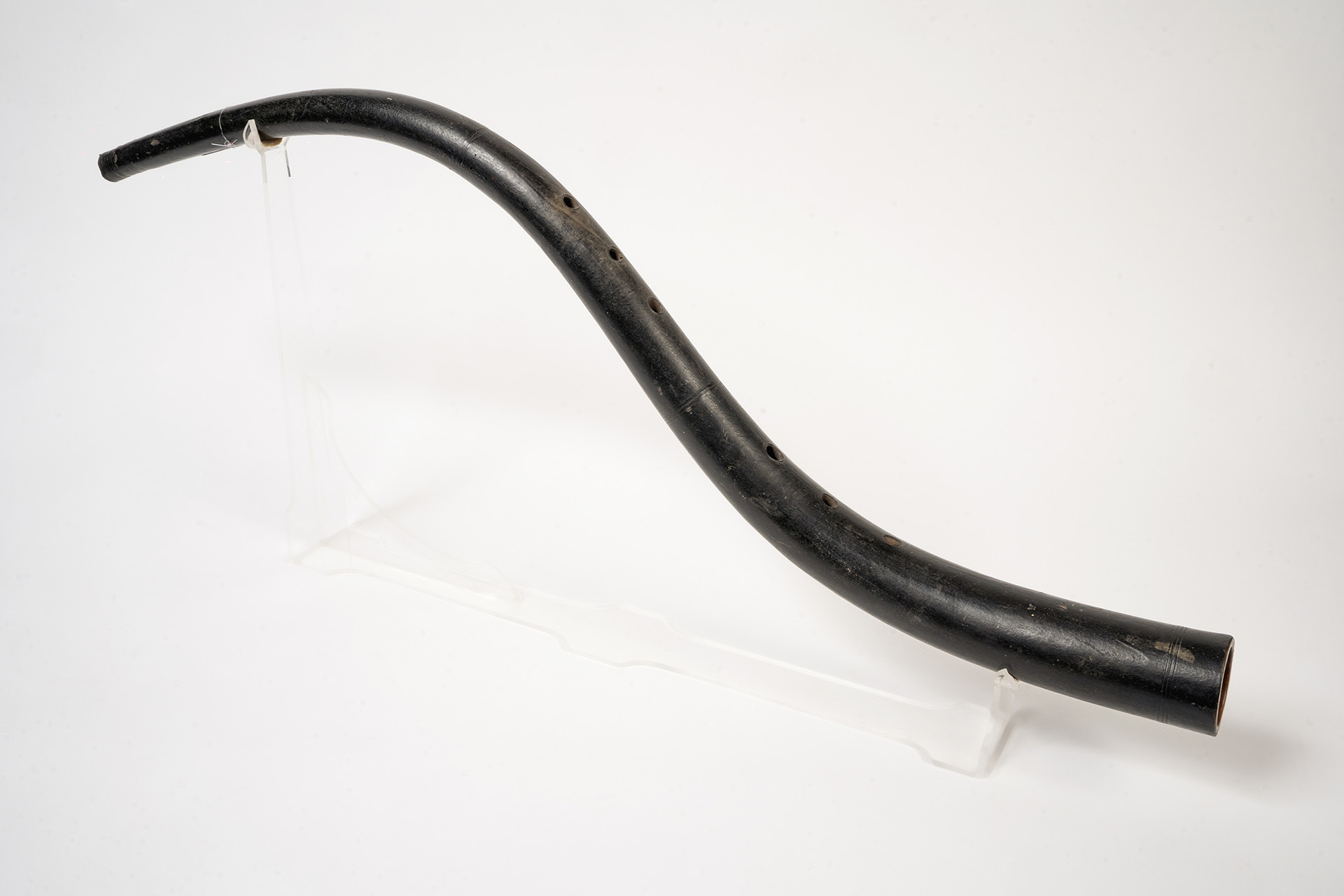 cornetto-curvo-bassetto-con-marchio-sec-xvi-xvii