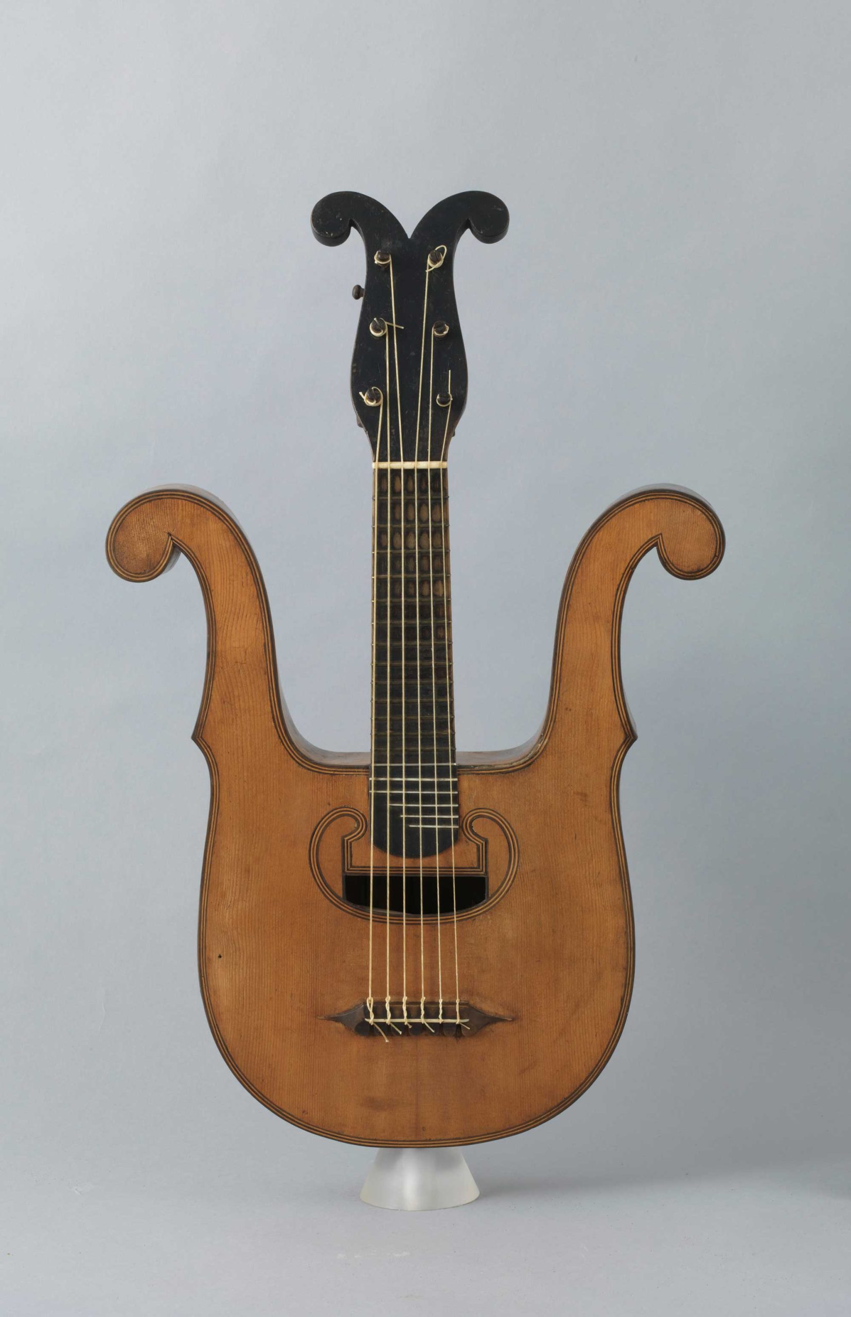 piccola-chitarra-lira-giovanni-locatelli-bergamo-sec-xix